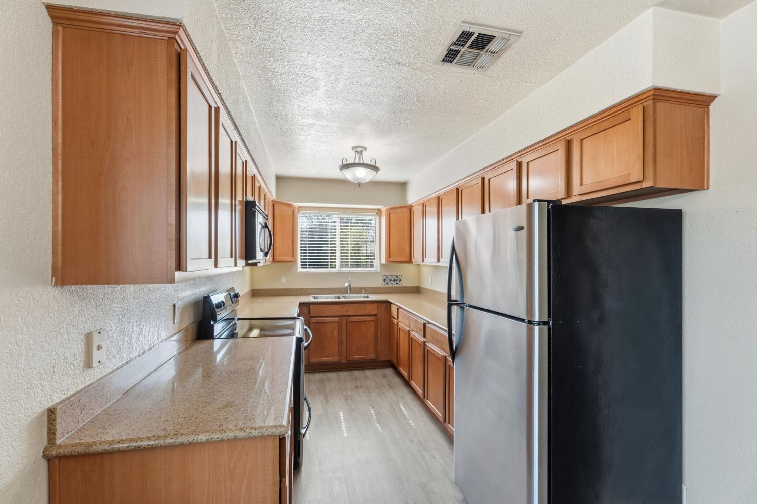 3739 W Bullard Ave #219, Fresno, CA 93711