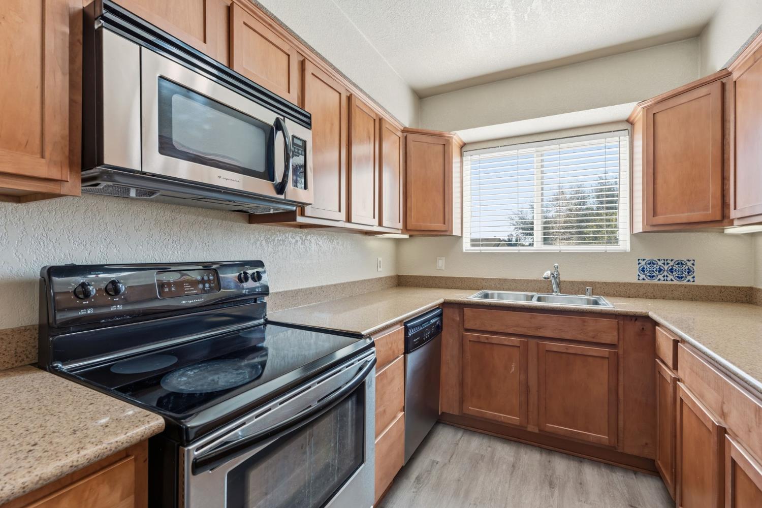 3739 W Bullard Ave #219, Fresno, CA 93711