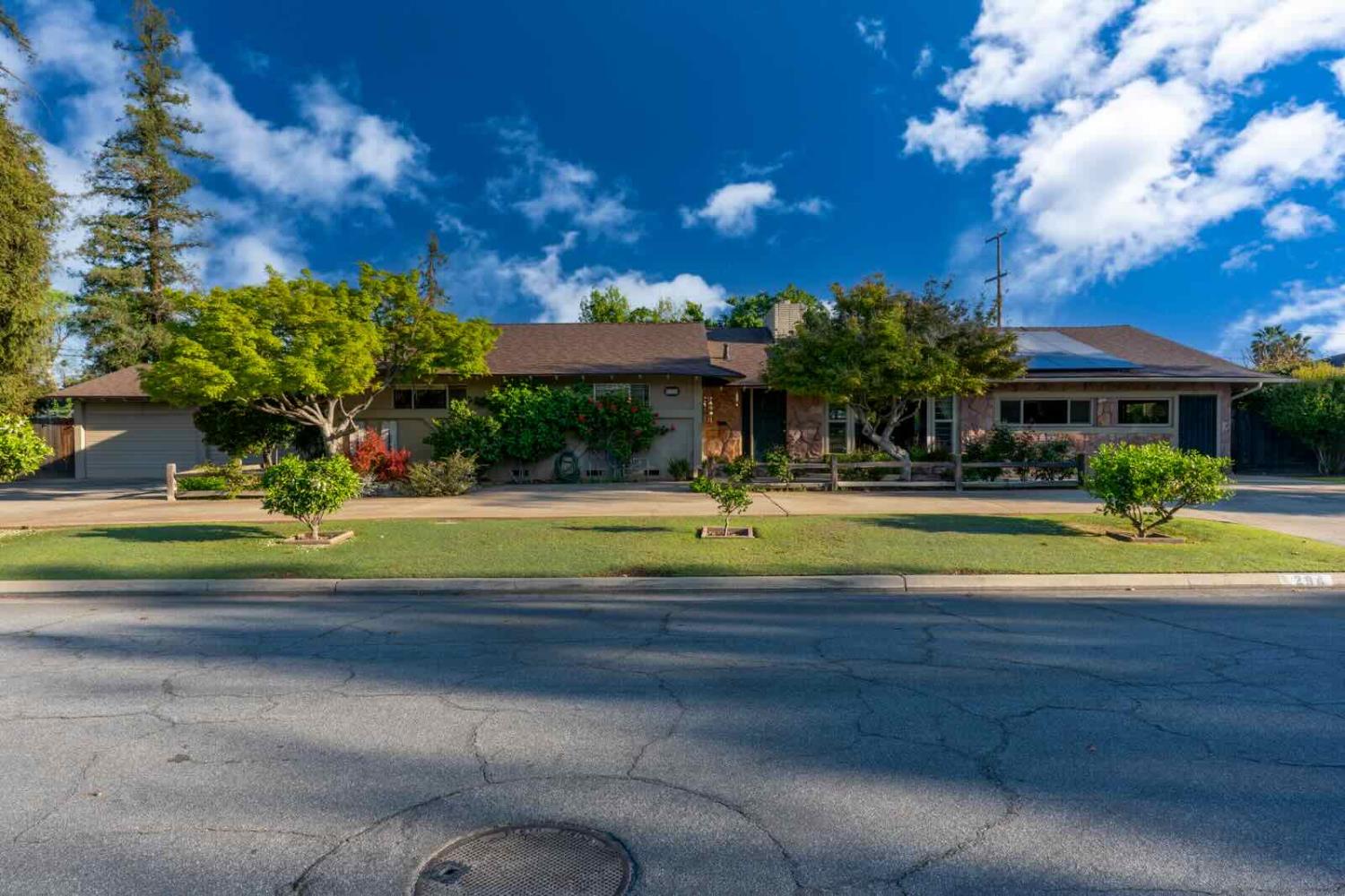 294 W San Bruno Ave, Fresno, CA 93704