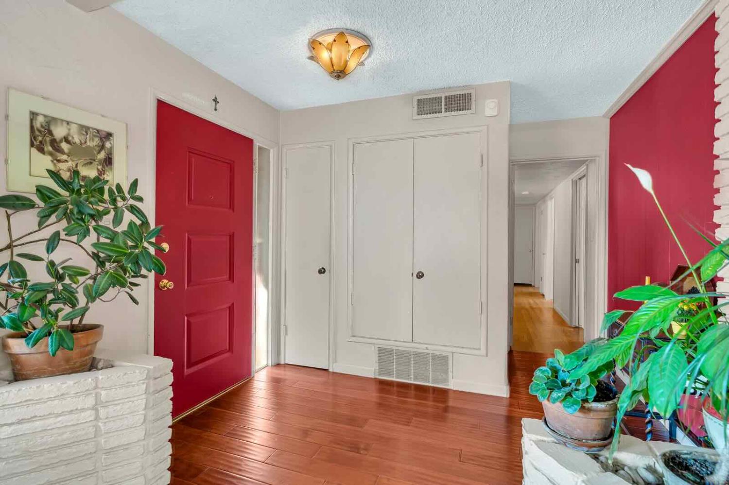 294 W San Bruno Ave, Fresno, CA 93704