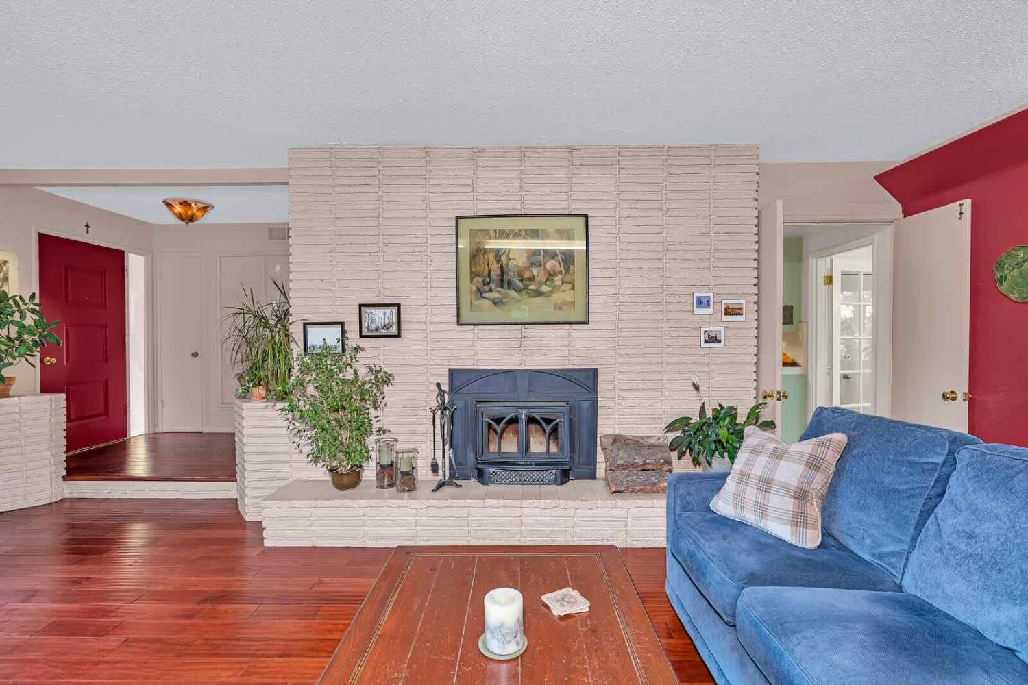 294 W San Bruno Ave, Fresno, CA 93704