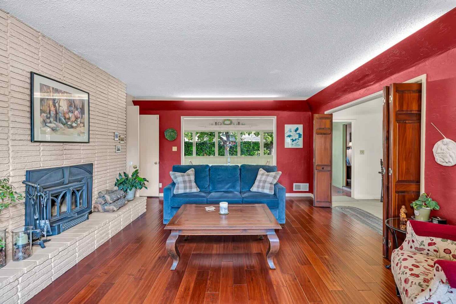 294 W San Bruno Ave, Fresno, CA 93704