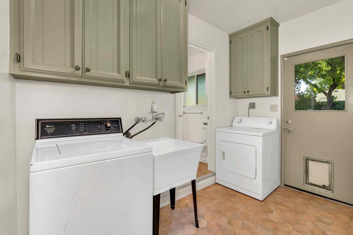 294 W San Bruno Ave, Fresno, CA 93704