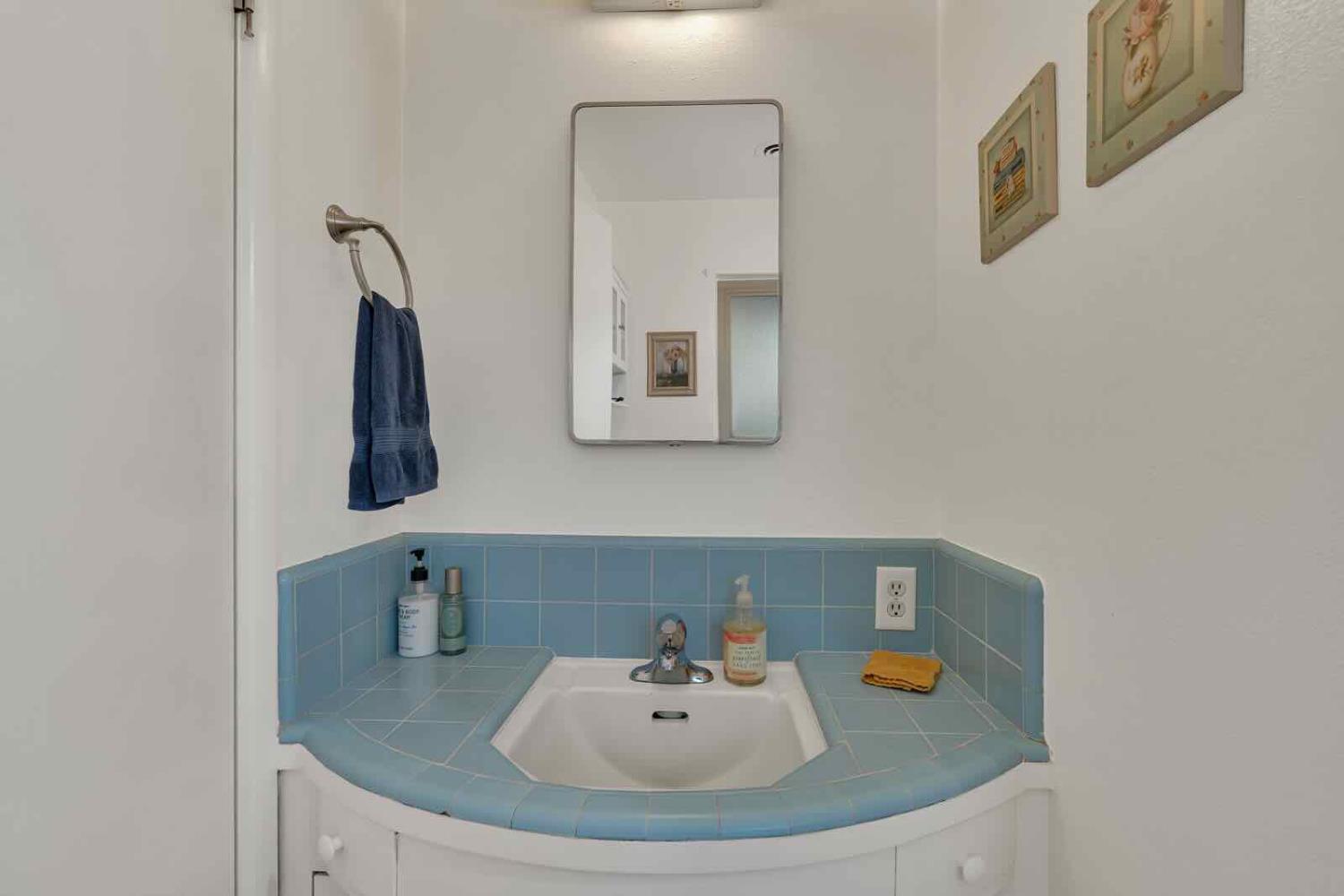 294 W San Bruno Ave, Fresno, CA 93704