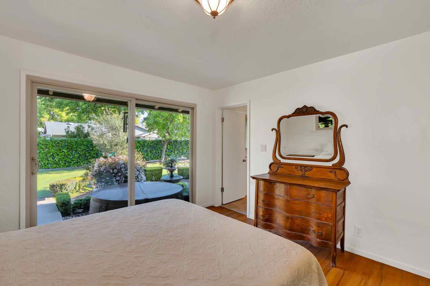 294 W San Bruno Ave, Fresno, CA 93704