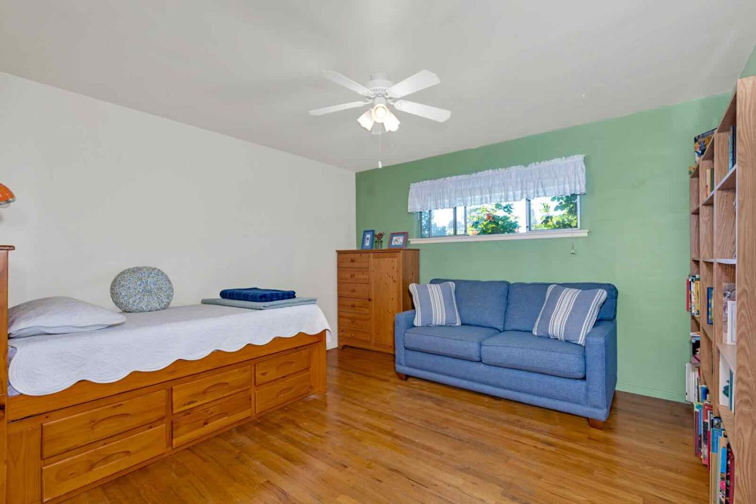 294 W San Bruno Ave, Fresno, CA 93704