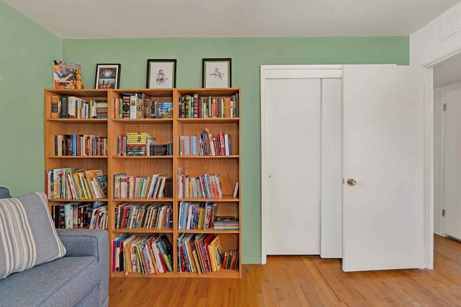 294 W San Bruno Ave, Fresno, CA 93704