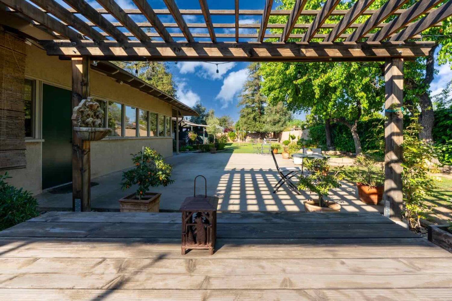 294 W San Bruno Ave, Fresno, CA 93704