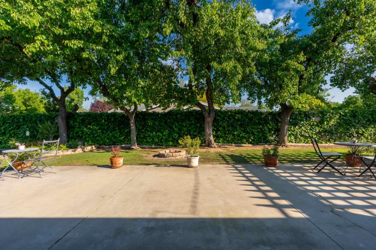 294 W San Bruno Ave, Fresno, CA 93704