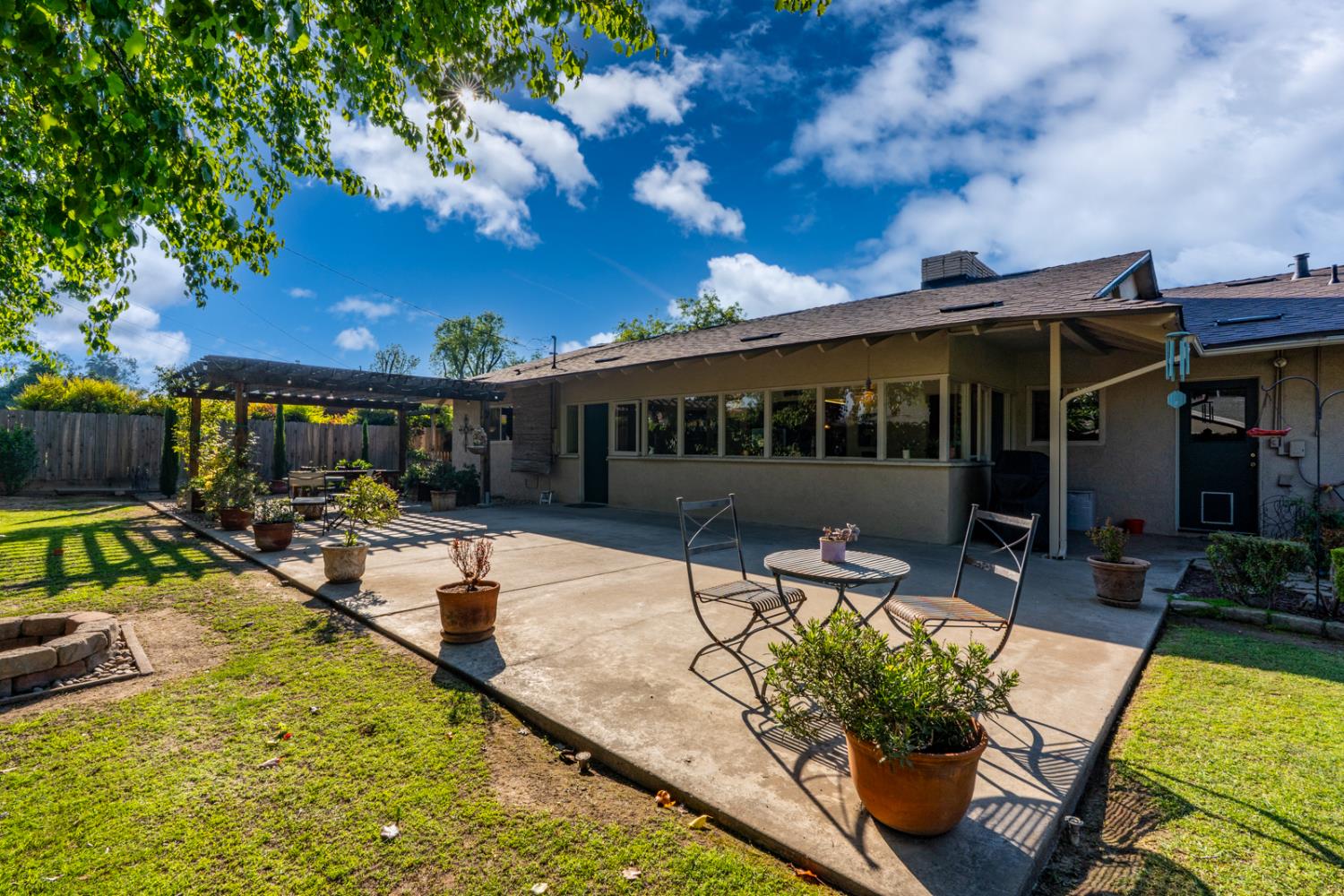 294 W San Bruno Ave, Fresno, CA 93704