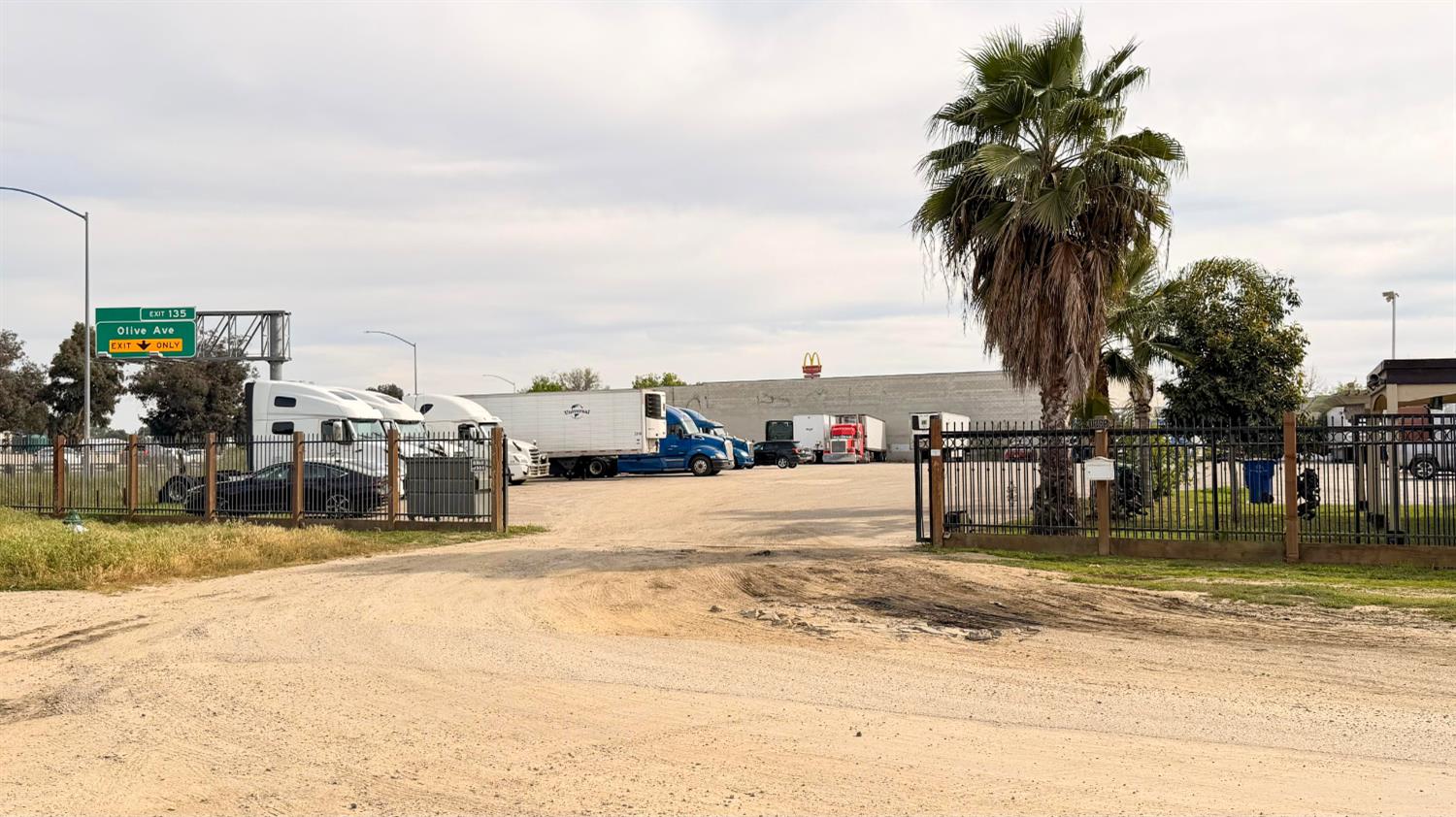 1905 Pine Ave W, Fresno, CA 93728