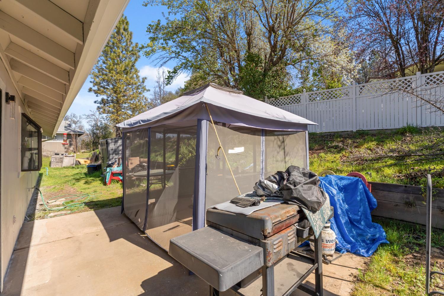 40875 Griffin Dr, Oakhurst, CA 93644