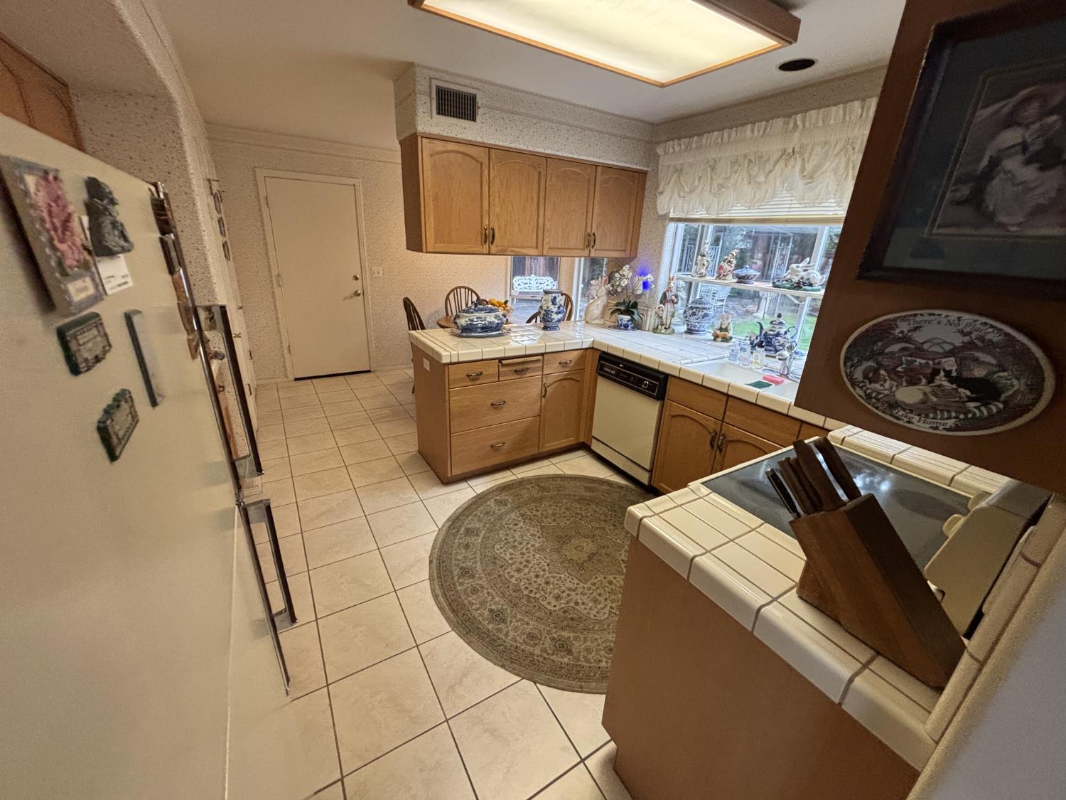 9066 N Red Lion Dr, Fresno, CA 93720