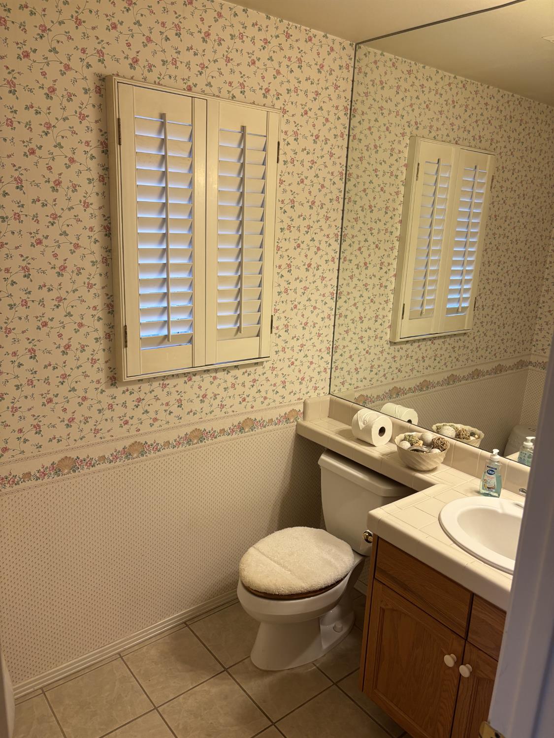 9066 N Red Lion Dr, Fresno, CA 93720