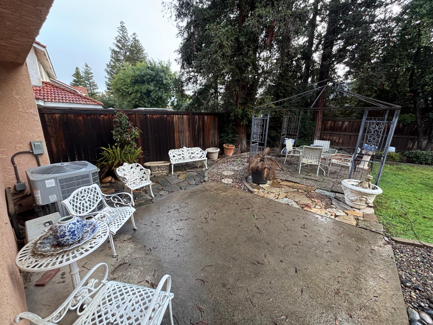 9066 N Red Lion Dr, Fresno, CA 93720