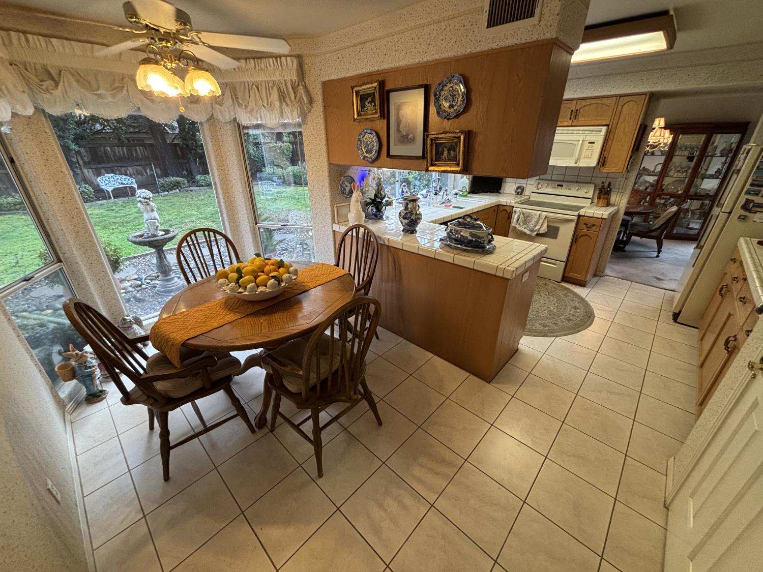 9066 N Red Lion Dr, Fresno, CA 93720