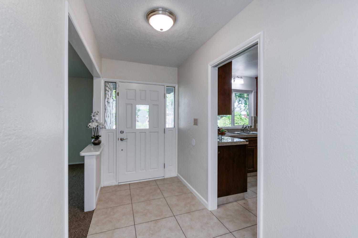 1231 W Fremont Ave, Fresno, CA 93711