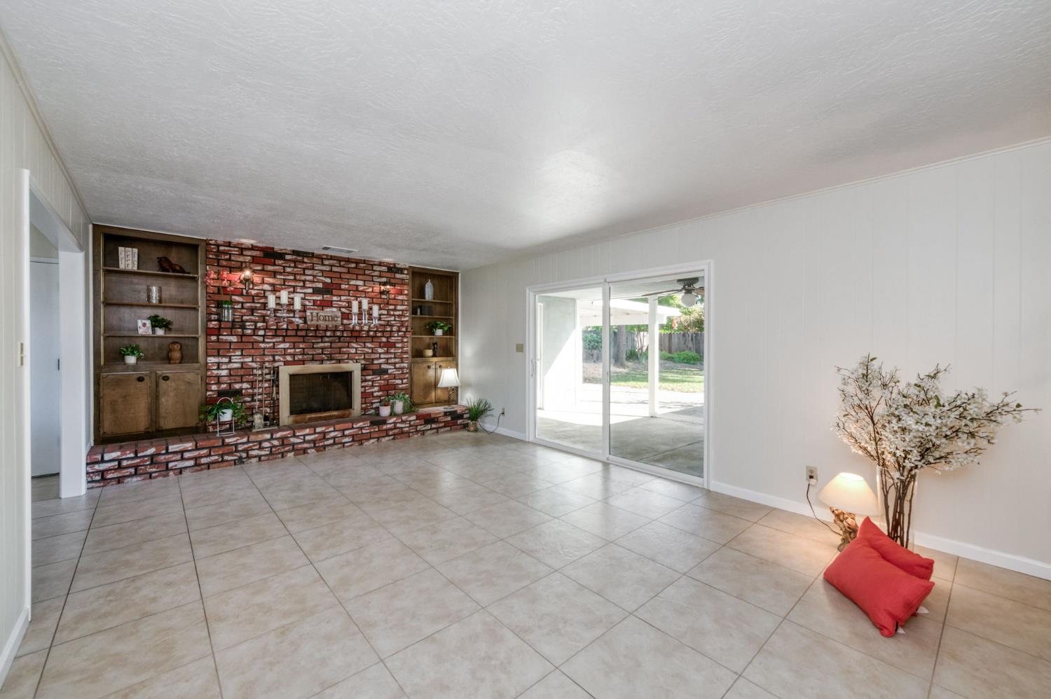 1231 W Fremont Ave, Fresno, CA 93711