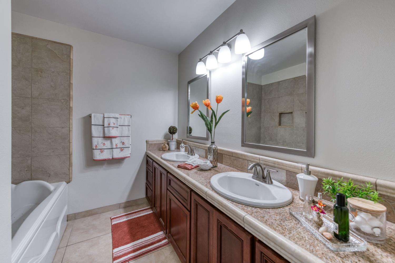 1231 W Fremont Ave, Fresno, CA 93711