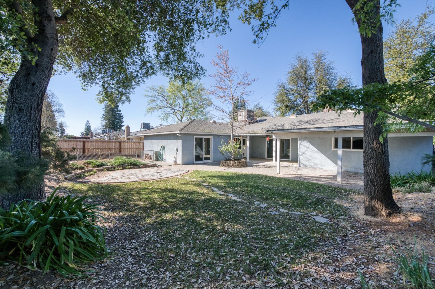1231 W Fremont Ave, Fresno, CA 93711