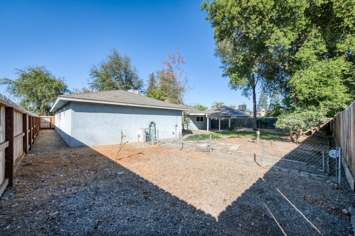 1231 W Fremont Ave, Fresno, CA 93711