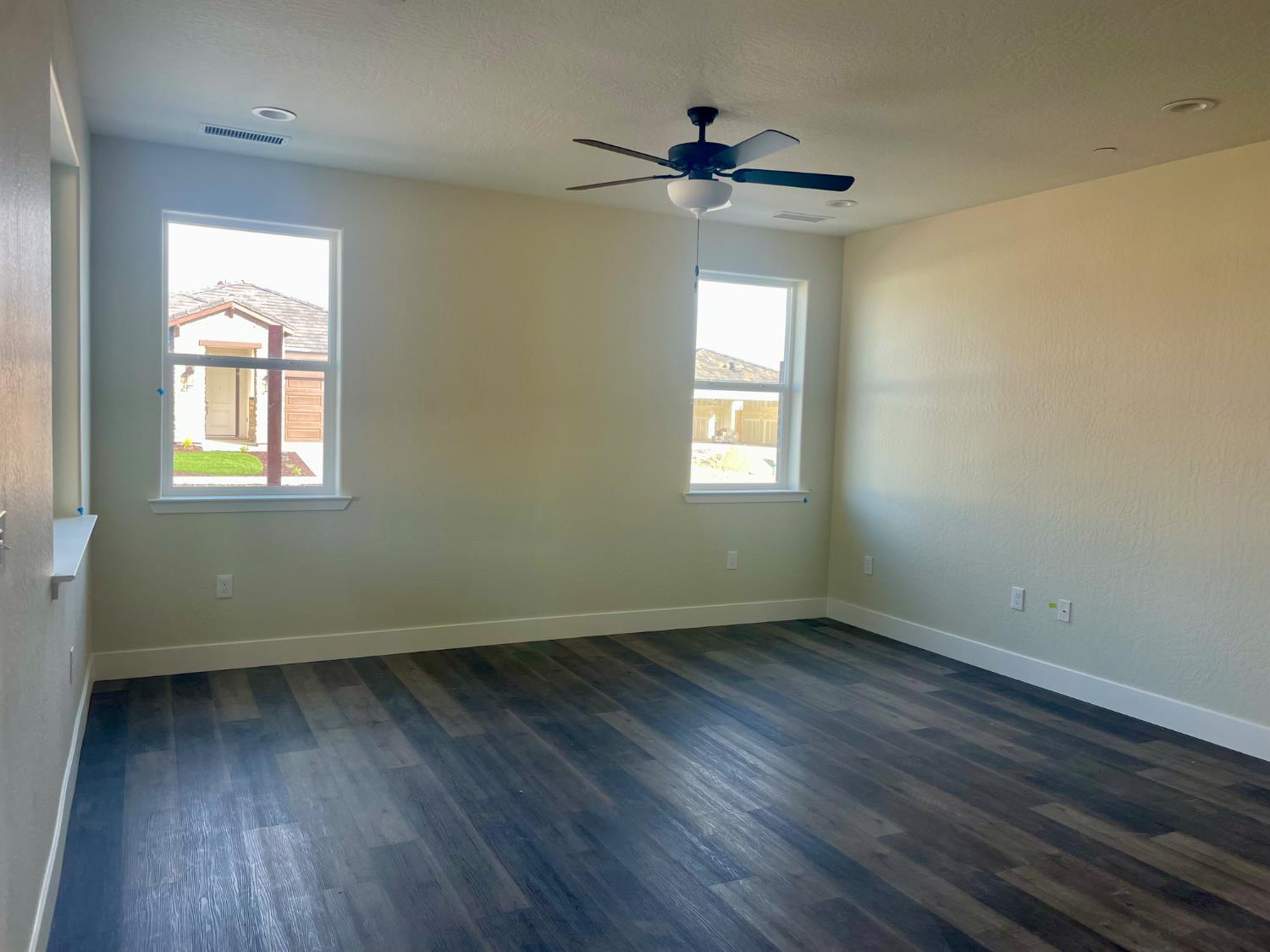 16162 West Monterey Avenue, Kerman, CA 93630