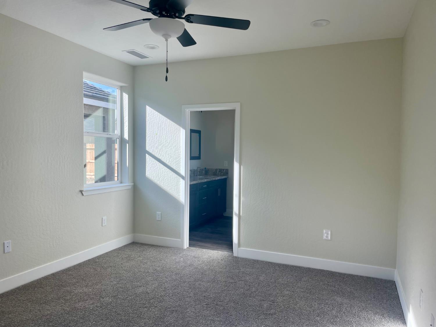 16162 West Monterey Avenue, Kerman, CA 93630