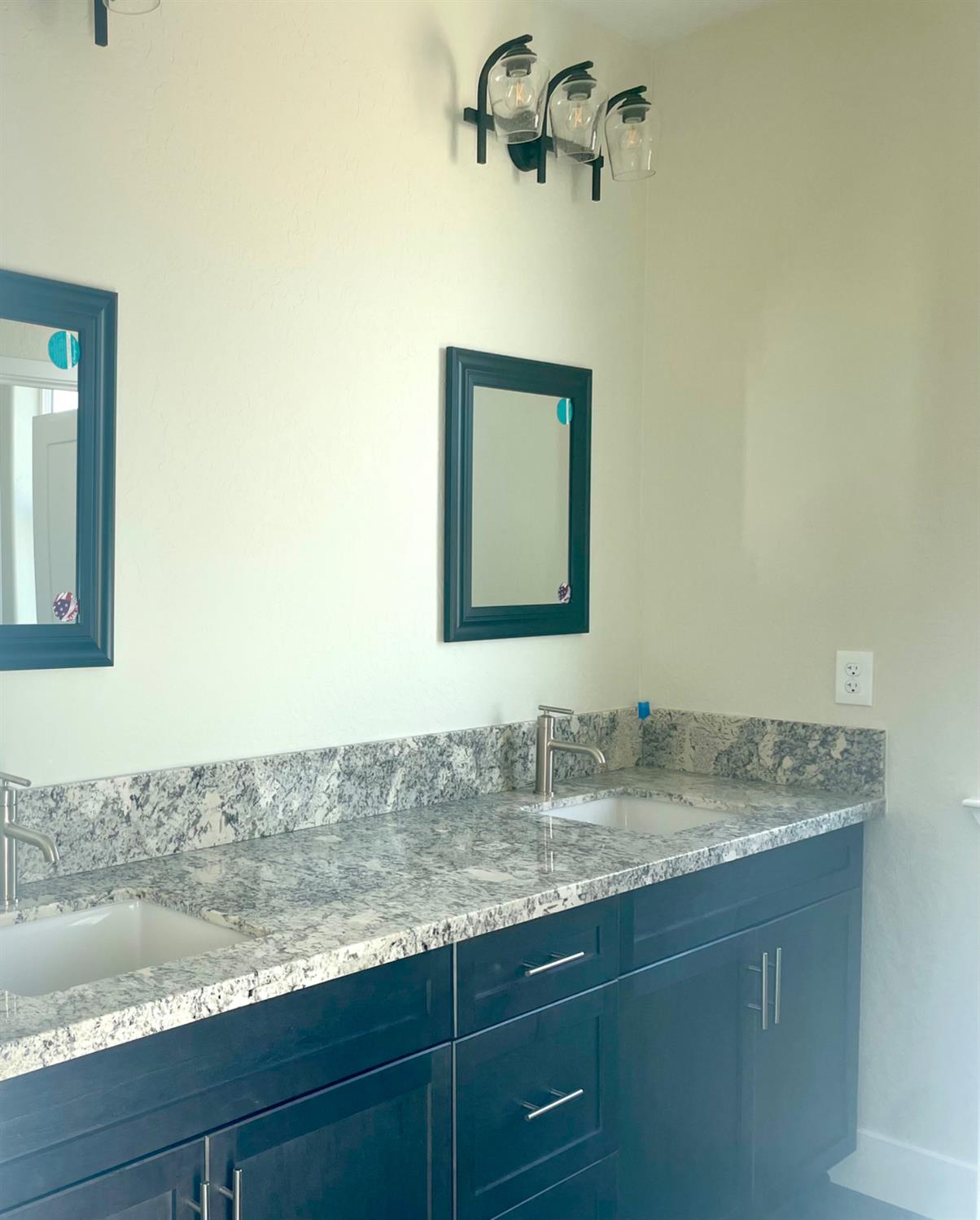 16162 West Monterey Avenue, Kerman, CA 93630