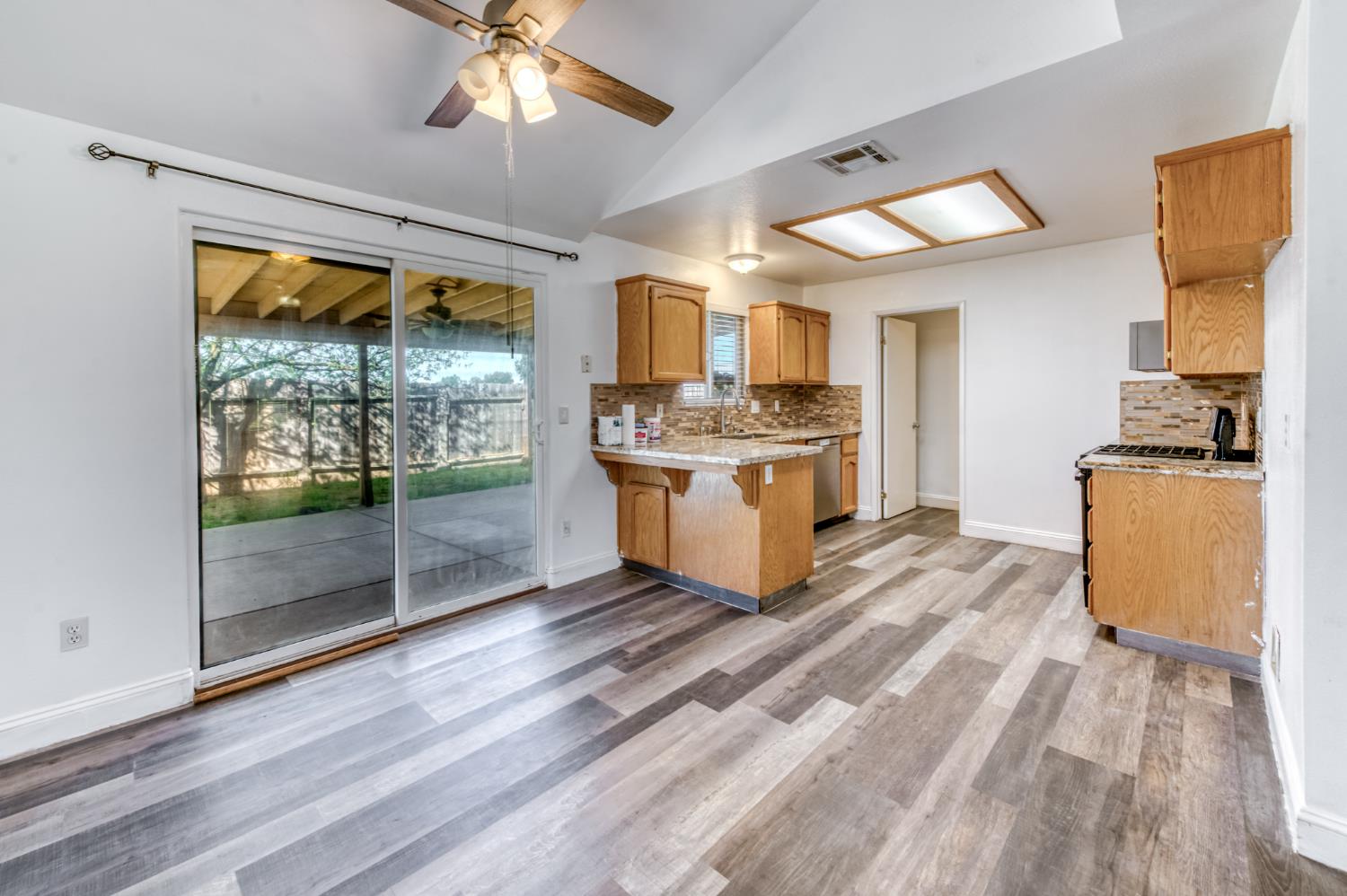 19650 Oakhill Rd, Madera, CA 93638