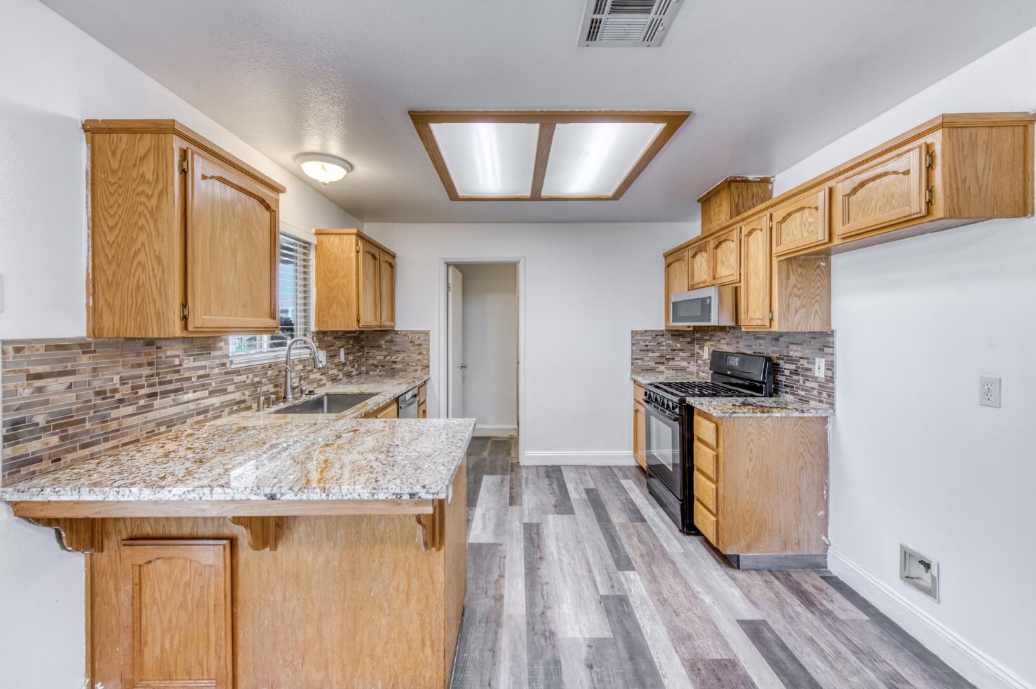 19650 Oakhill Rd, Madera, CA 93638