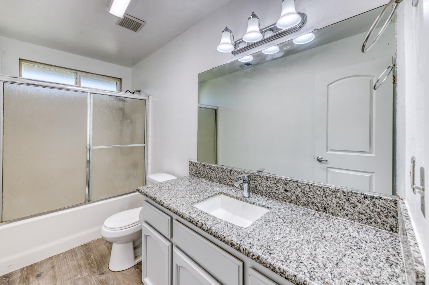 19650 Oakhill Rd, Madera, CA 93638