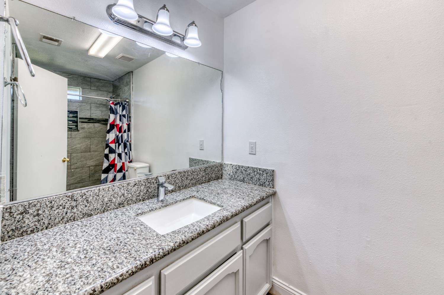 19650 Oakhill Rd, Madera, CA 93638