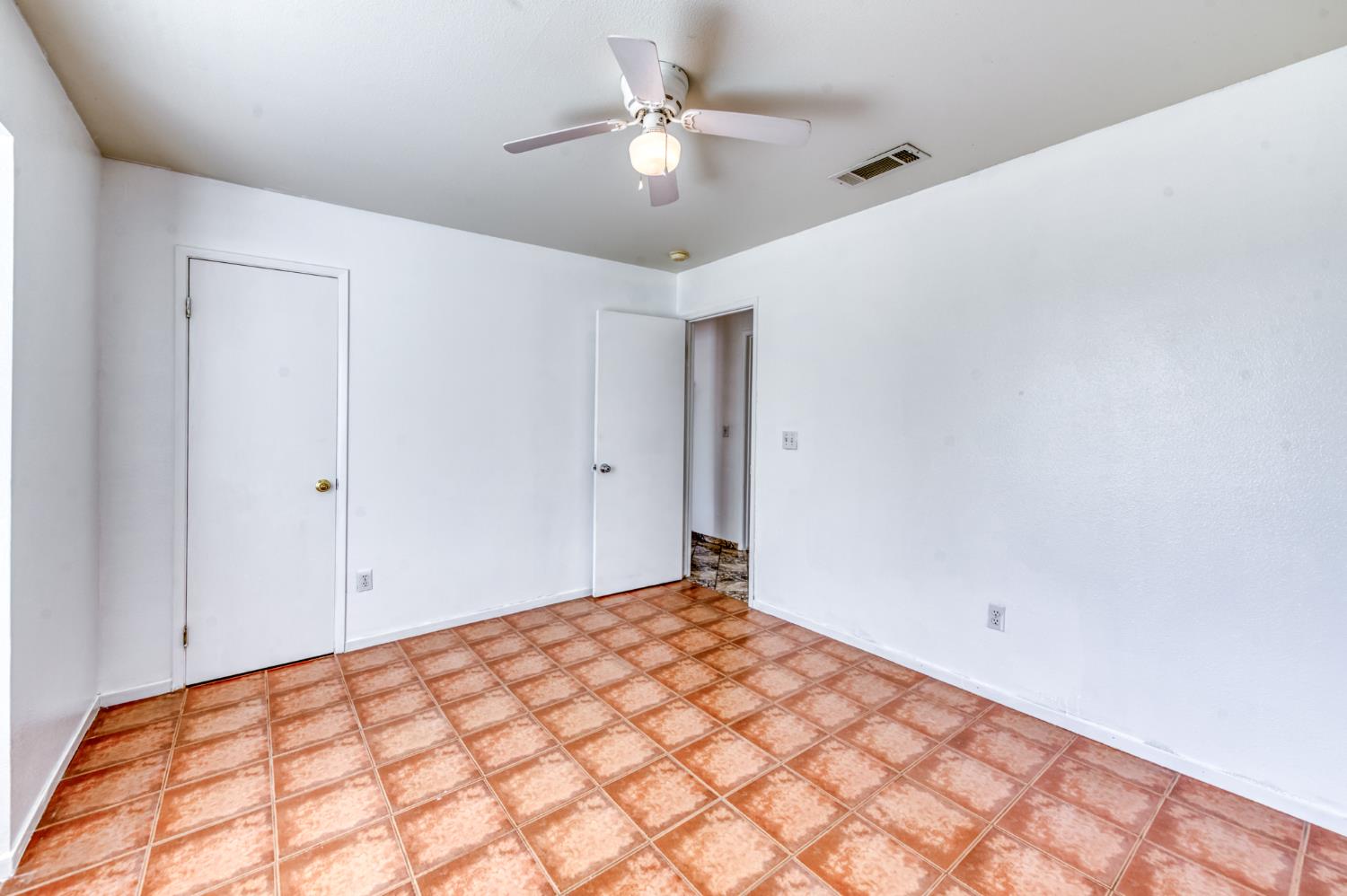 19650 Oakhill Rd, Madera, CA 93638