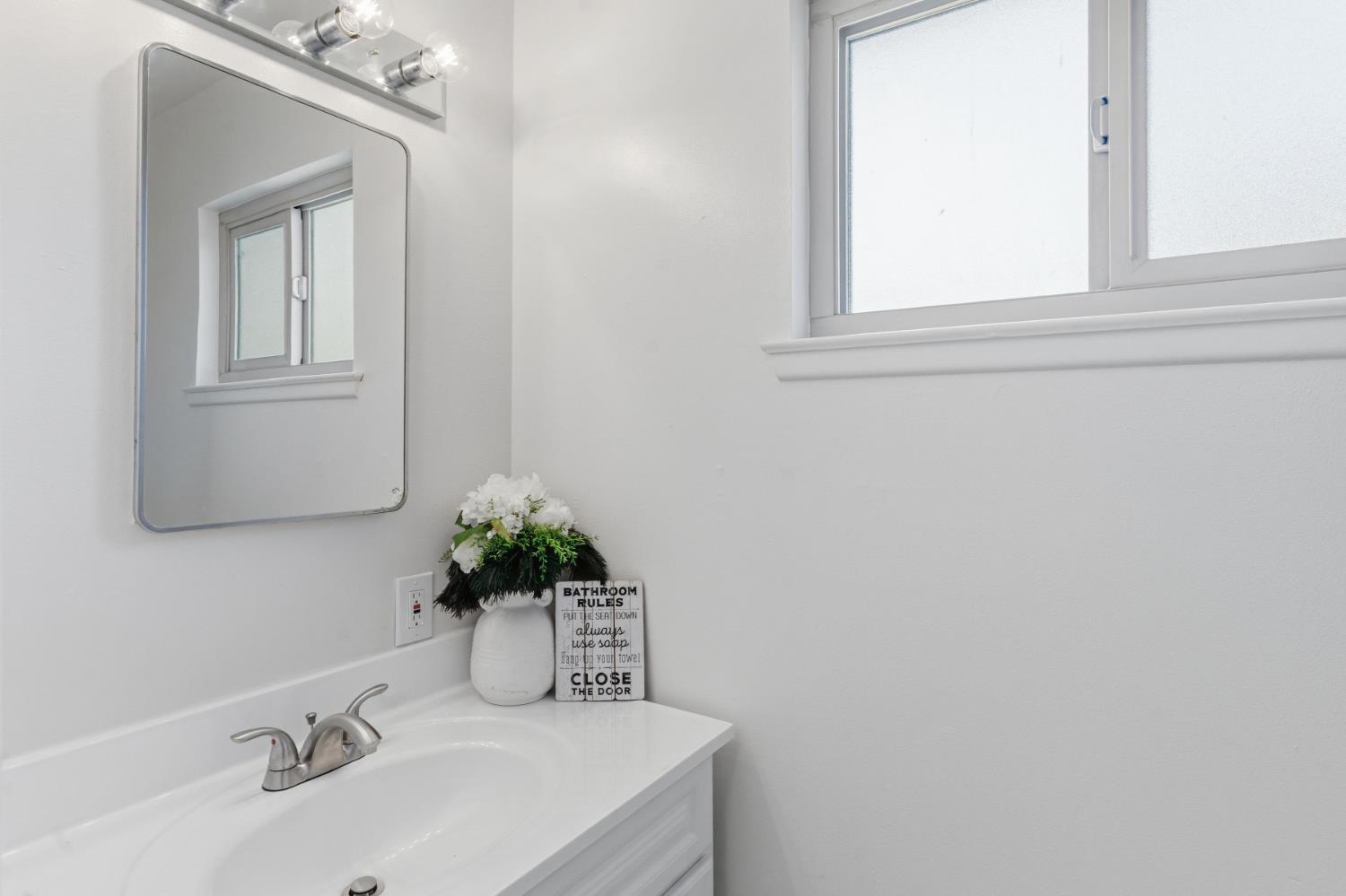 4706 E San Gabriel Ave, Fresno, CA 93726