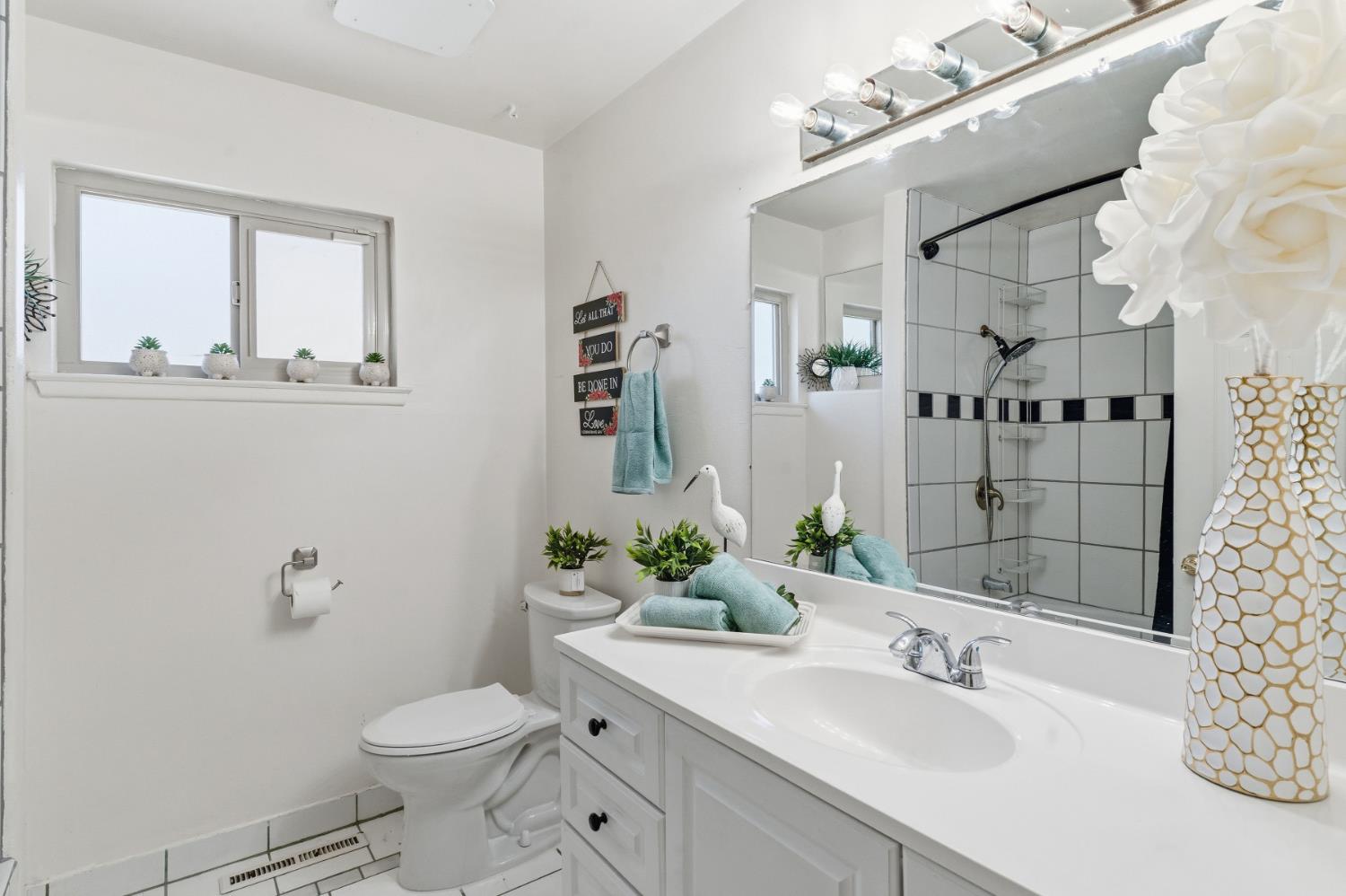 4706 E San Gabriel Ave, Fresno, CA 93726