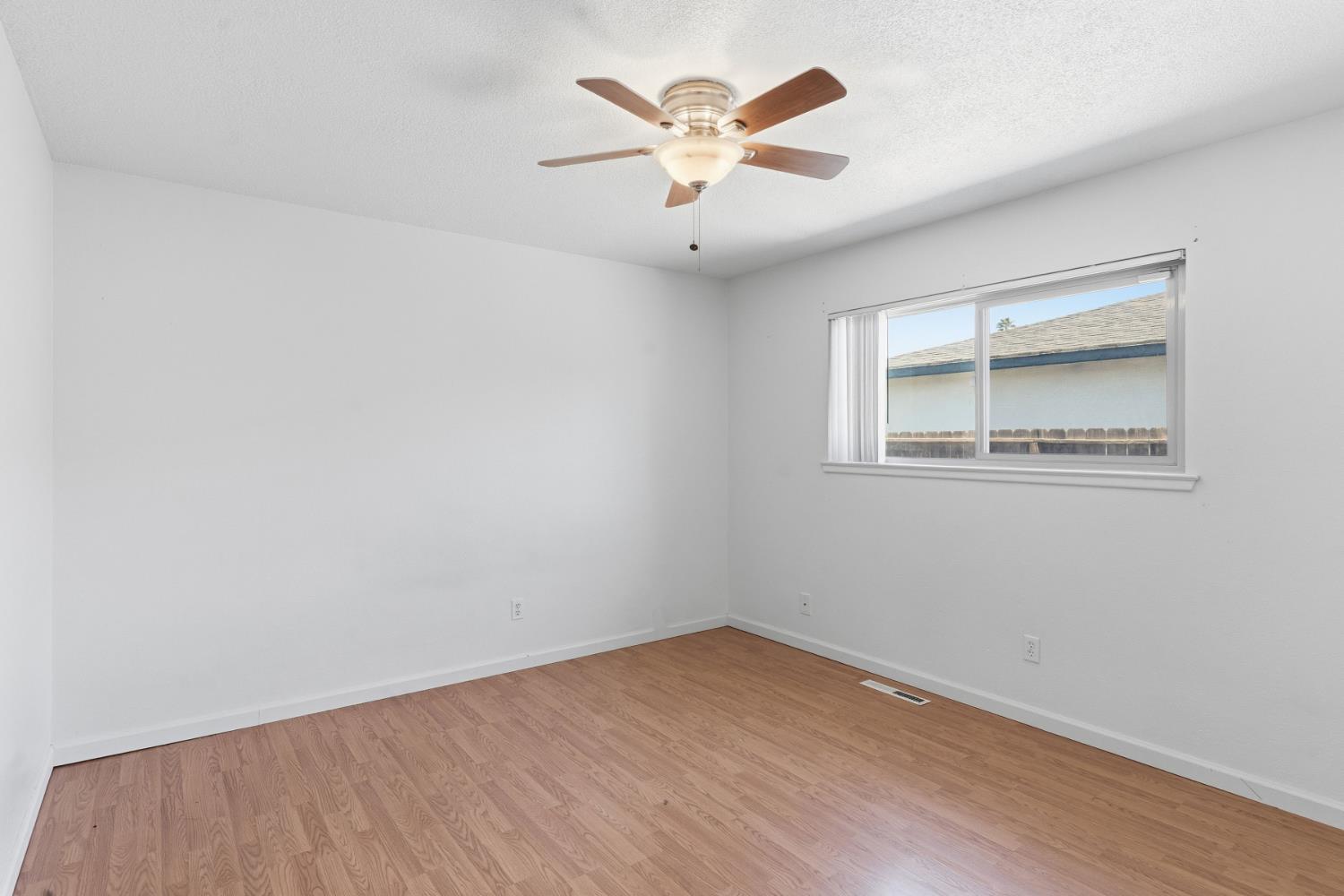 4706 E San Gabriel Ave, Fresno, CA 93726