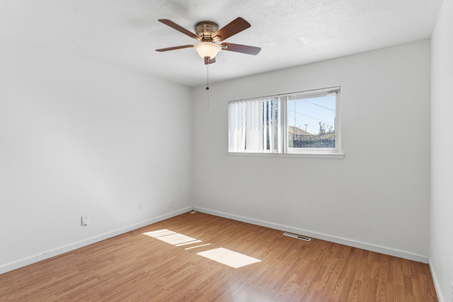 4706 E San Gabriel Ave, Fresno, CA 93726