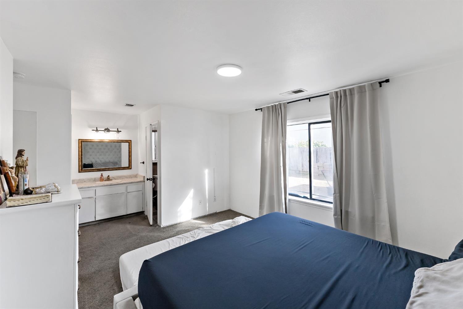 398 Helena Way, Madera, CA 93637