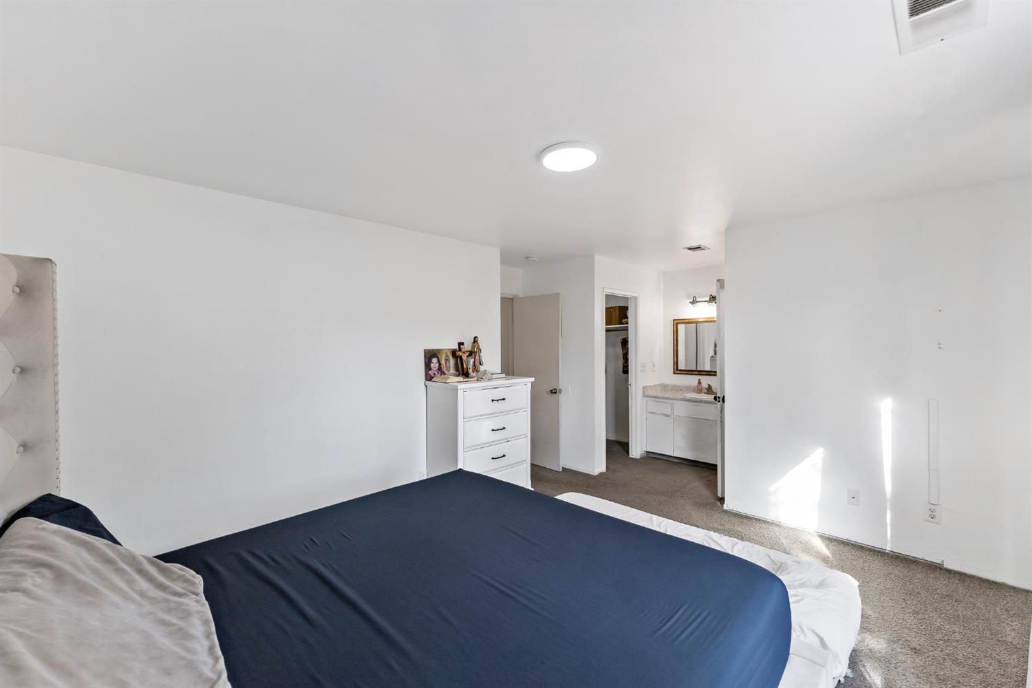 398 Helena Way, Madera, CA 93637