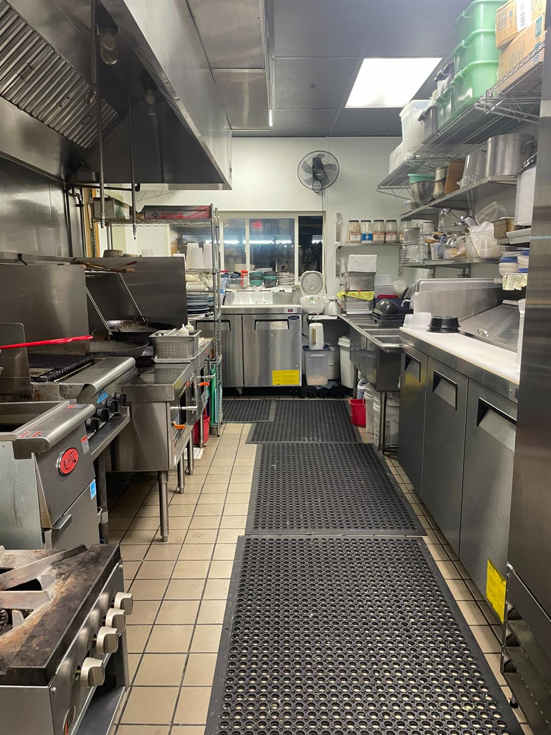 742 W SHAW Ave, Clovis, CA 93612