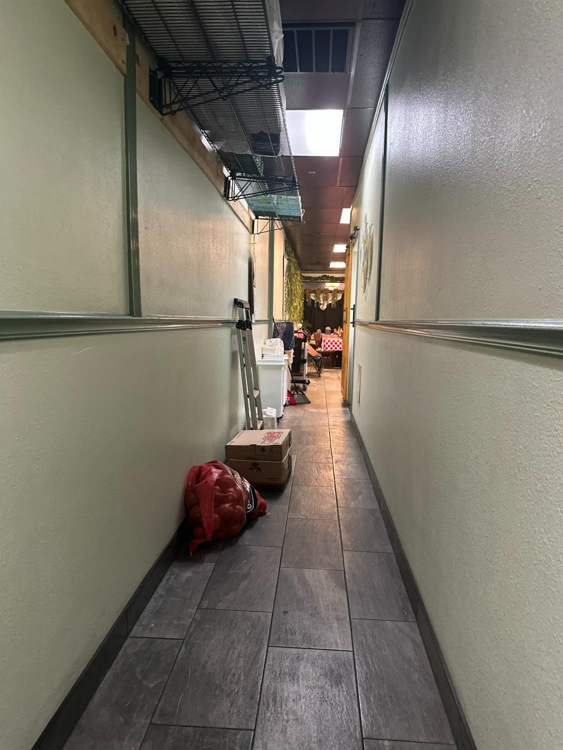 742 W SHAW Ave, Clovis, CA 93612