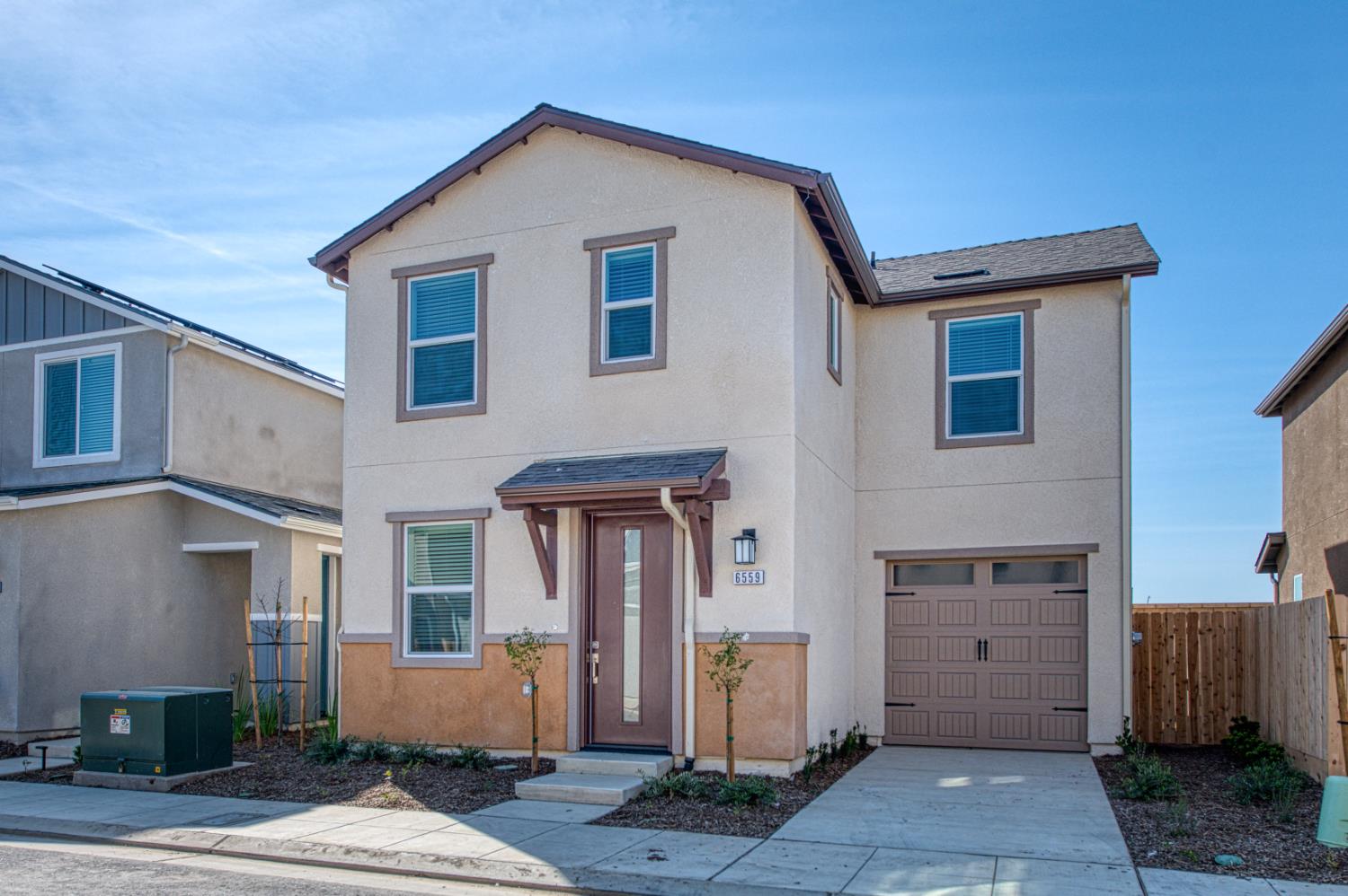 6559 E Crimson Dr, Fresno, CA 93727