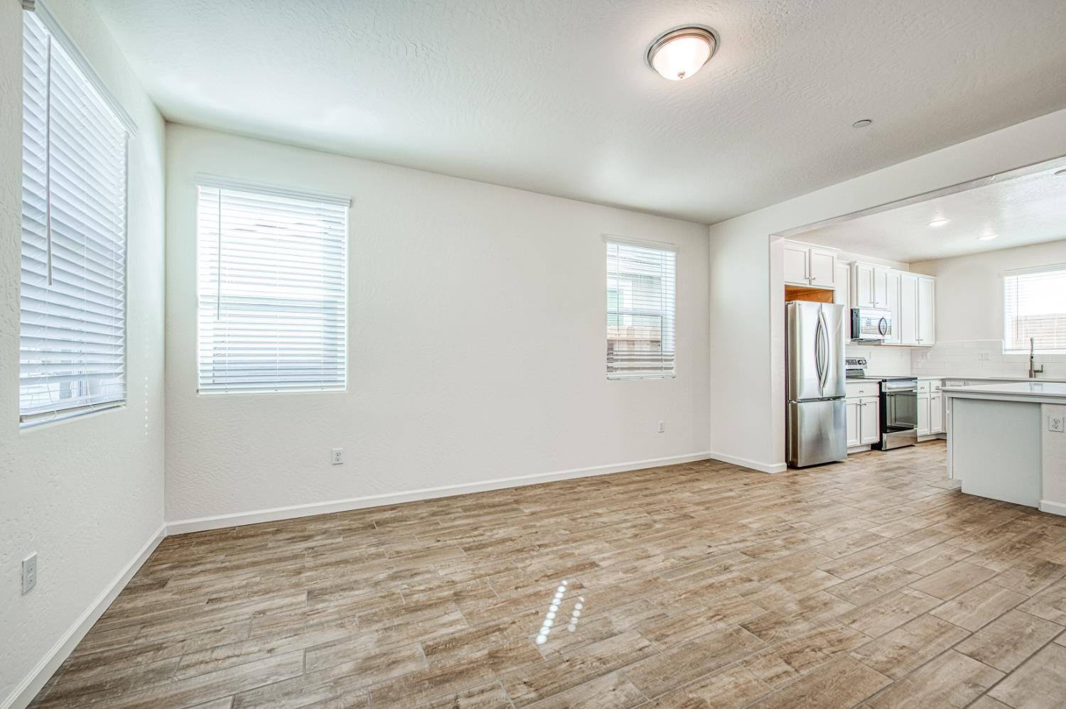 6559 E Crimson Dr, Fresno, CA 93727