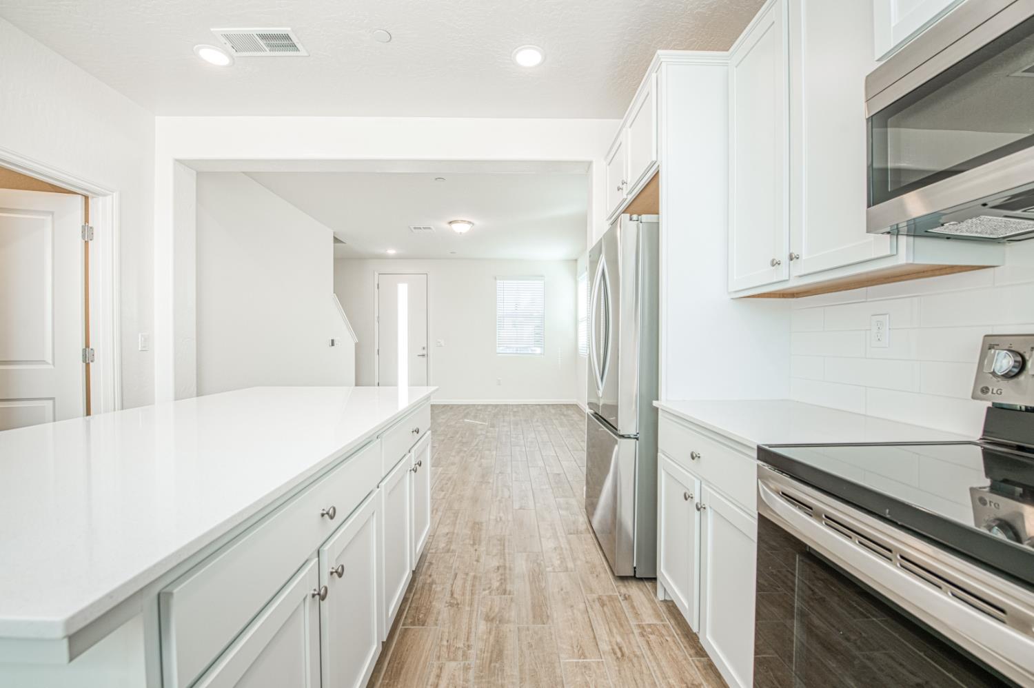 6559 E Crimson Dr, Fresno, CA 93727