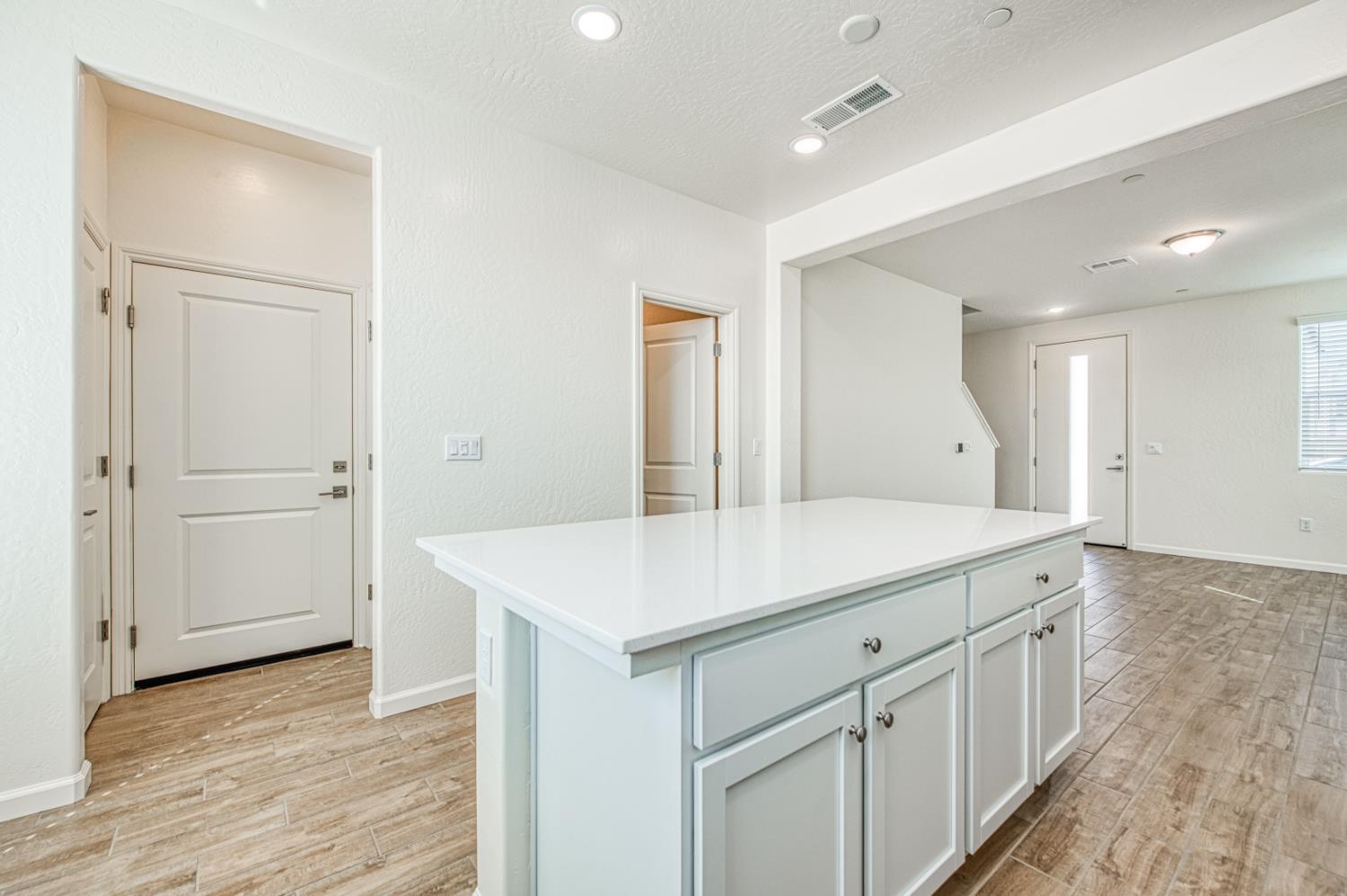 6559 E Crimson Dr, Fresno, CA 93727