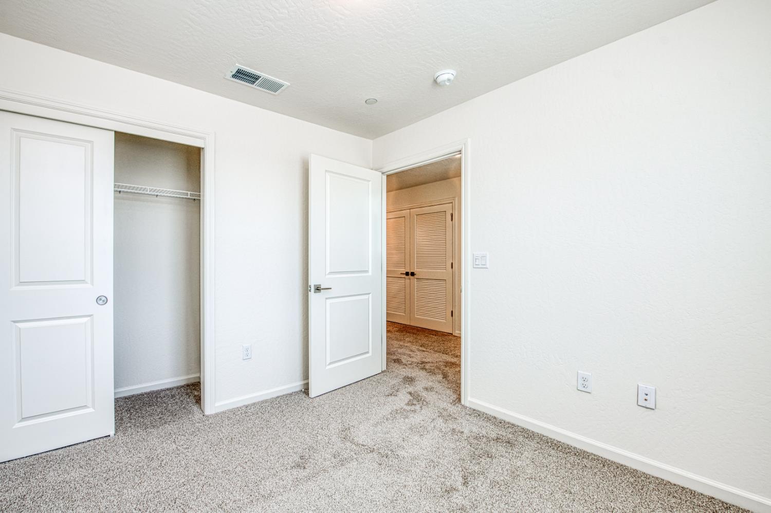 6559 E Crimson Dr, Fresno, CA 93727