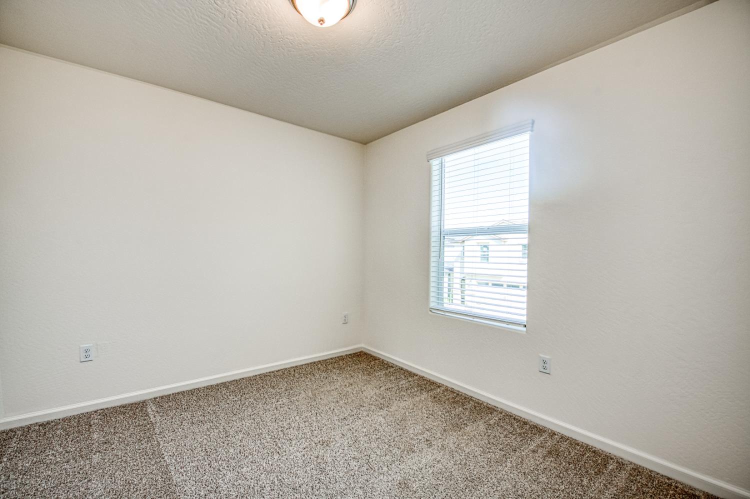 6559 E Crimson Dr, Fresno, CA 93727