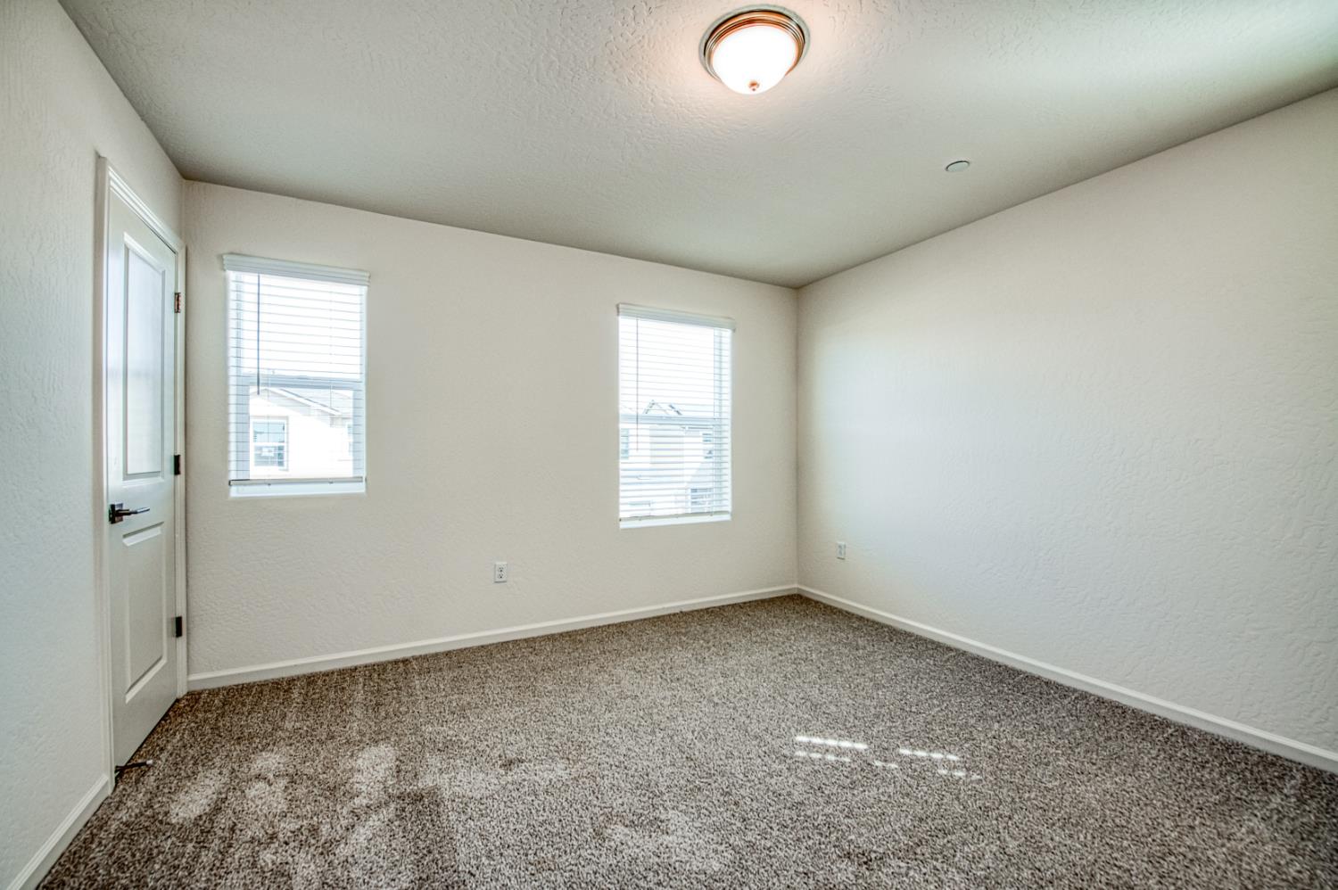 6559 E Crimson Dr, Fresno, CA 93727