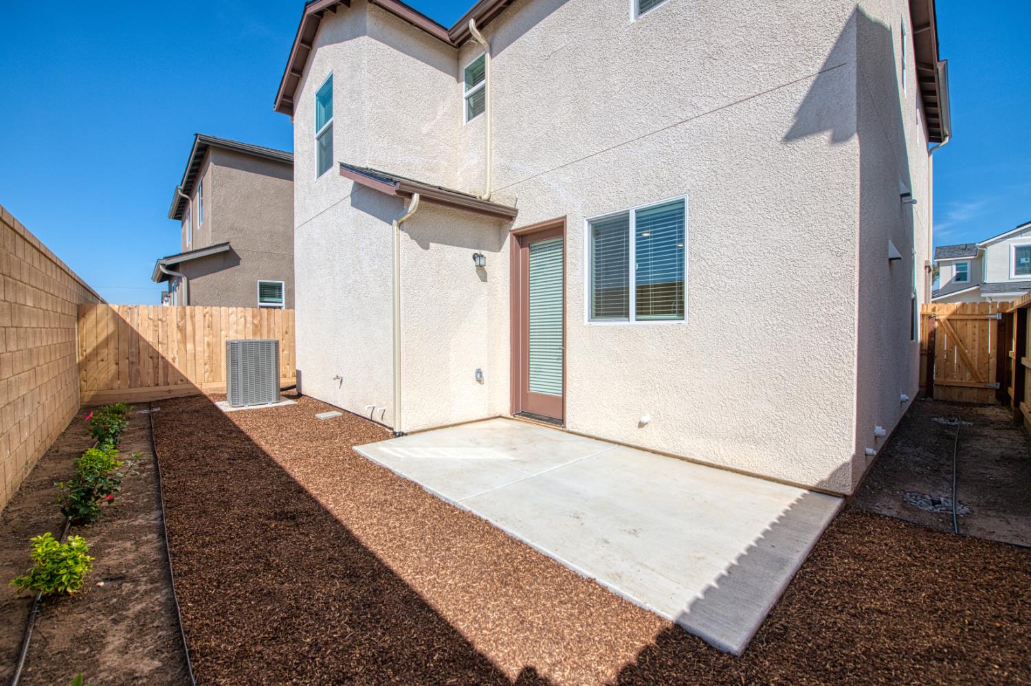 6559 E Crimson Dr, Fresno, CA 93727