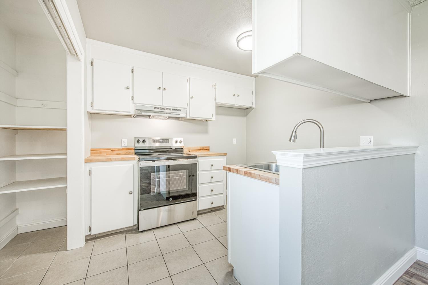 2819 W Fairmont #102, Fresno, CA 93705